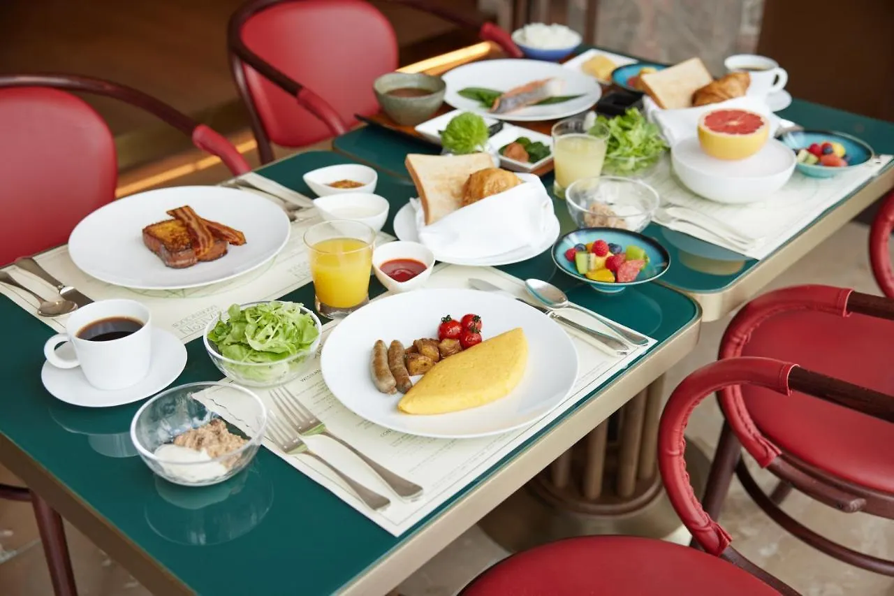 Four Seasons Hotel Tokyo At Marunouchi