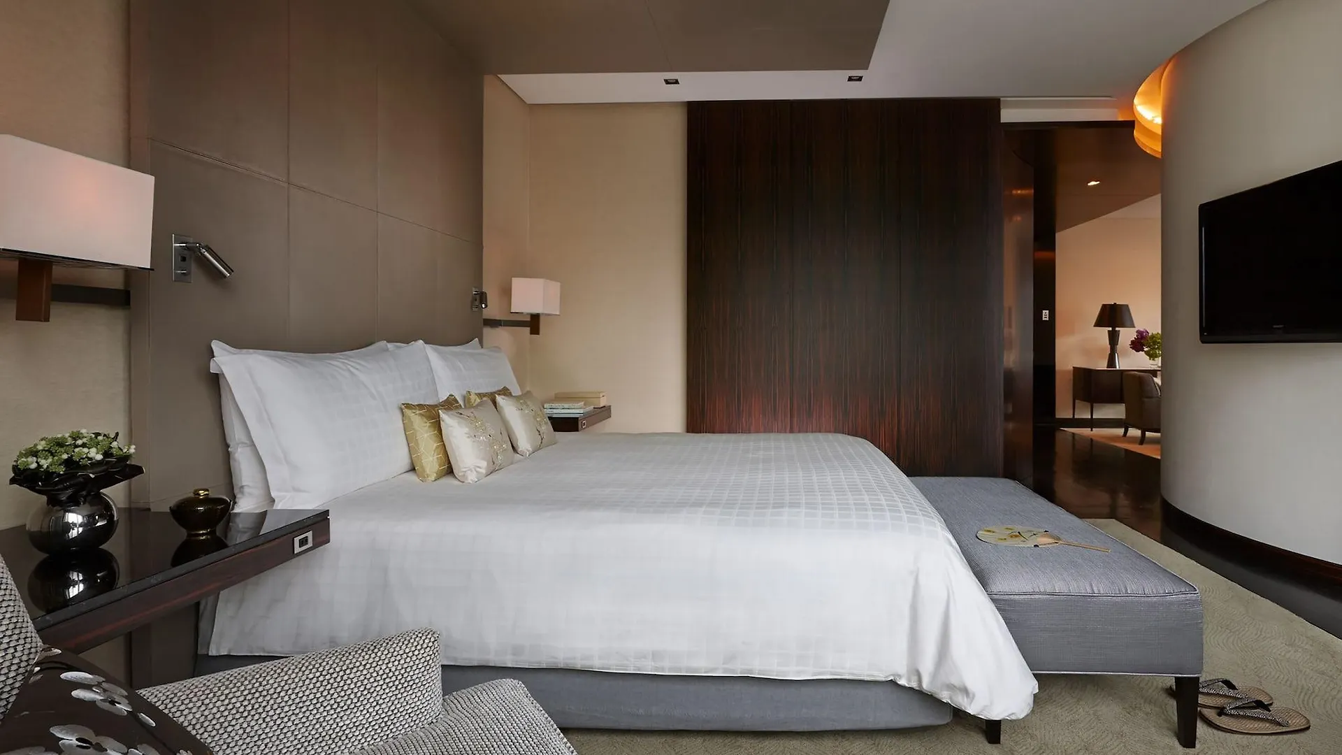 Four Seasons Hotel Tokyo At Marunouchi Japan