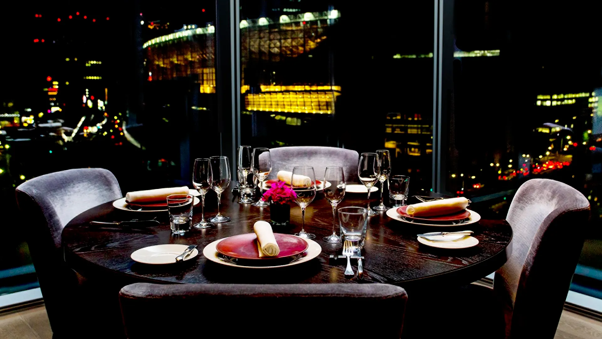 *****  Four Seasons Hotel Tokyo At Marunouchi Japan