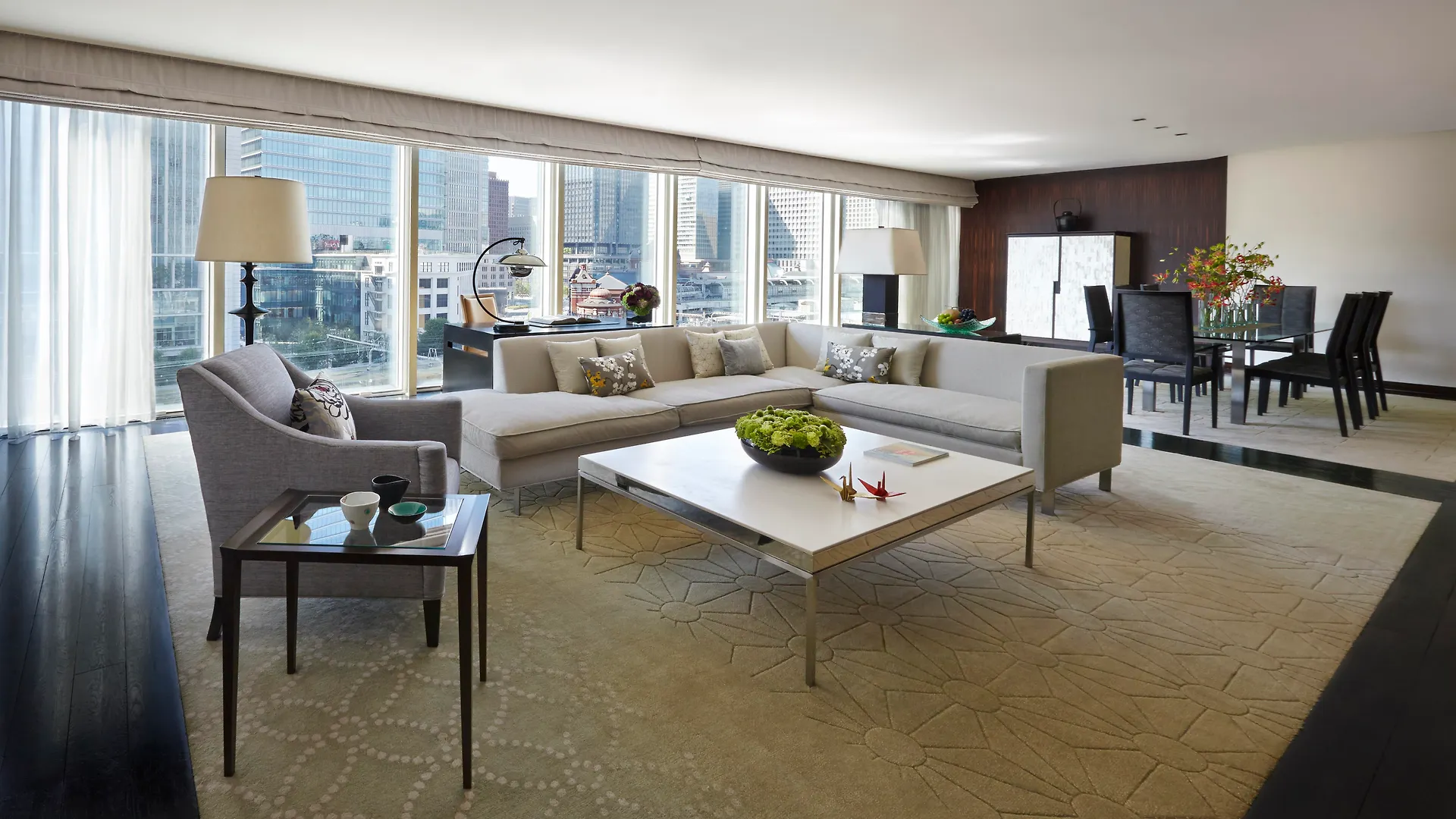 Four Seasons Hotel Tokyo At Marunouchi