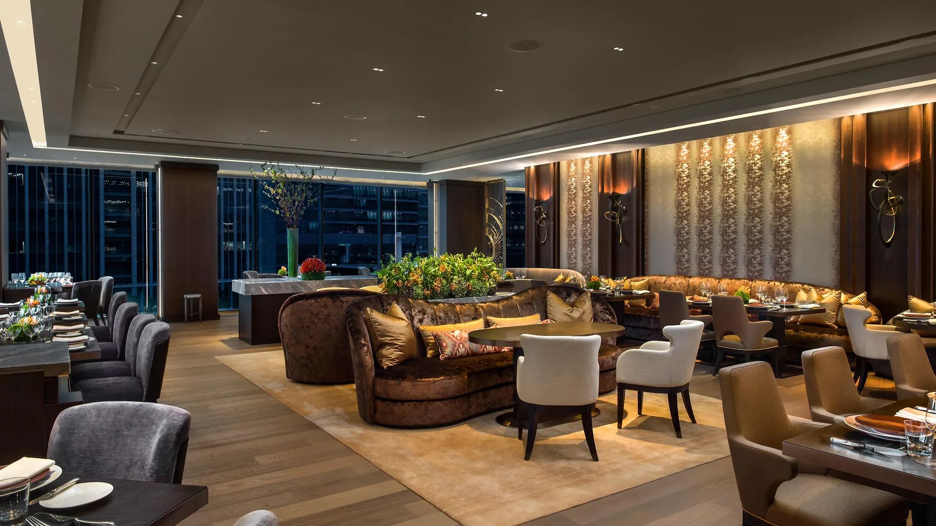 Four Seasons Hotel Tokyo At Marunouchi 5*,  Japan
