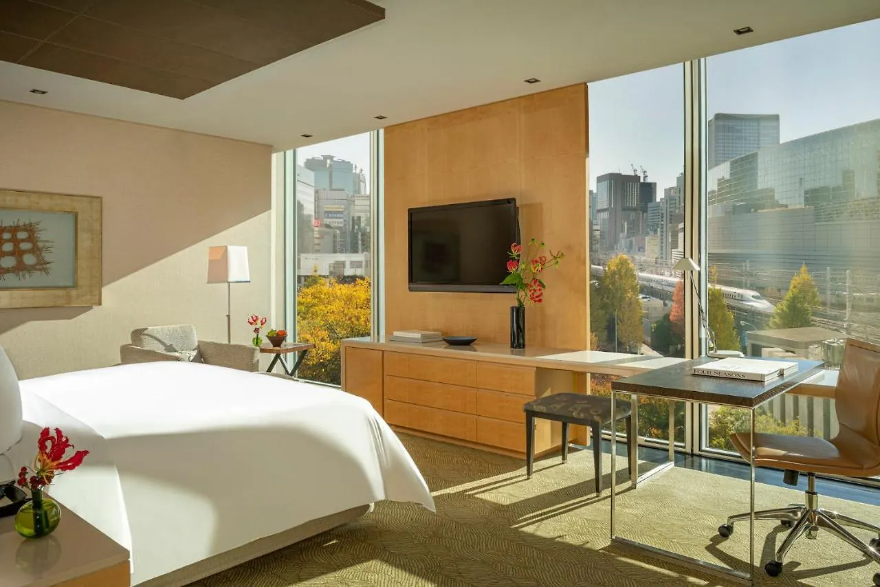 Four Seasons Hotel Tokyo At Marunouchi