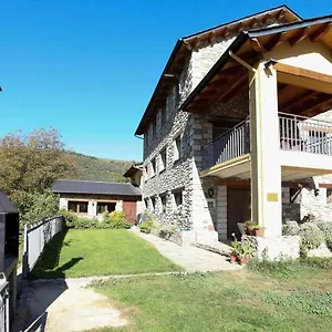 El Jardí - Con Jardín En Casa rural Arfa