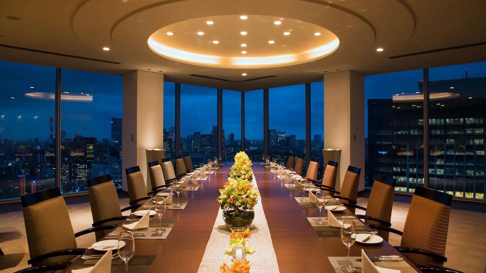 Four Seasons Hotel Tokyo At Marunouchi